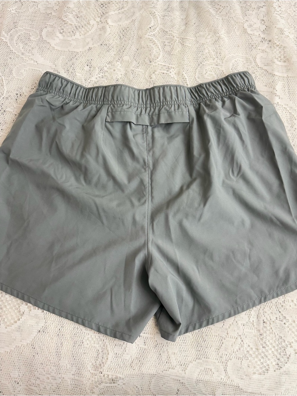 Grey Women’s Nike Dry Fit Size Large Shorts - Picture 6 of 9